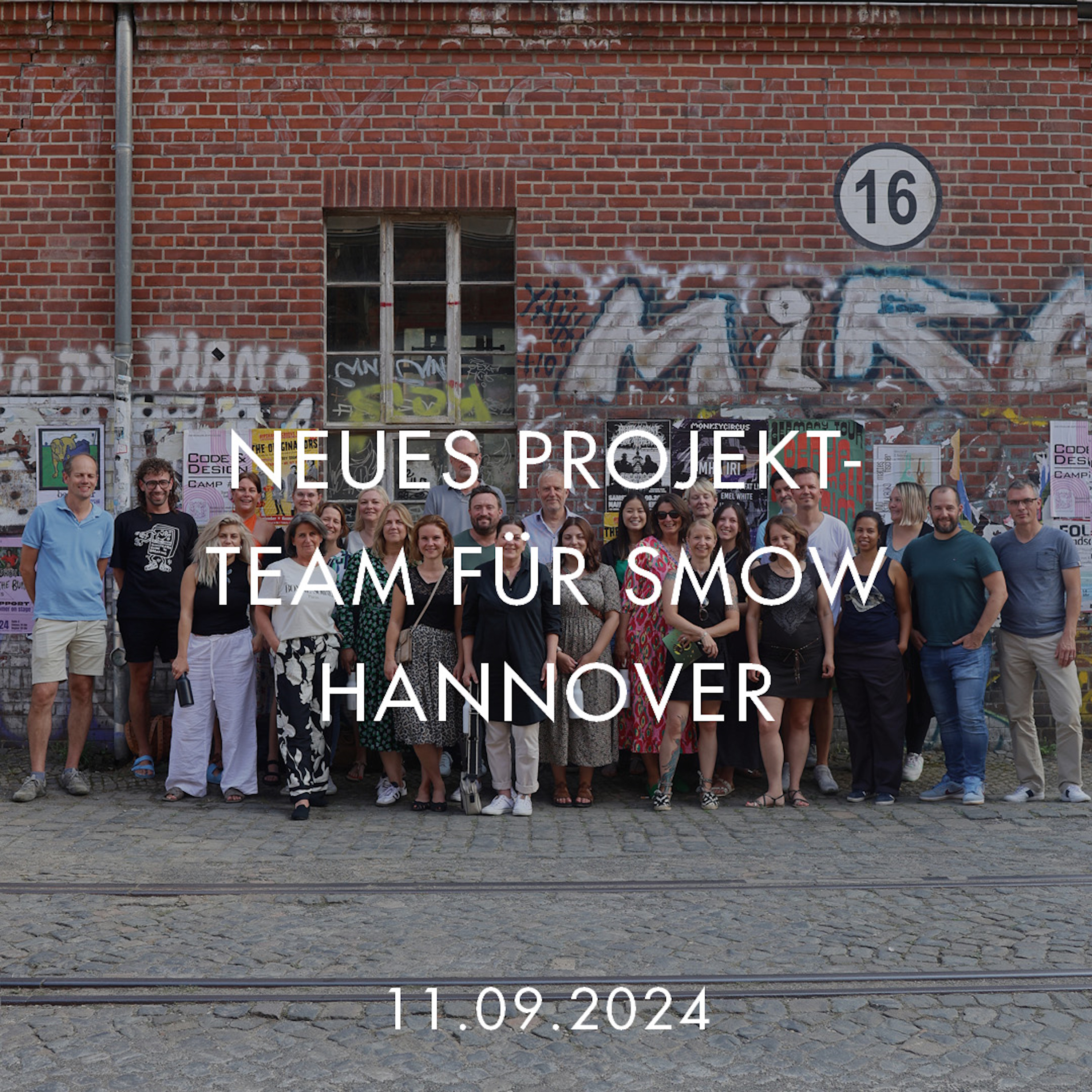 Das neue Projektteam Hannover beim Antrittsbesuch gemeinsam mit smow Hamburg am Standort des smow Onlineshops in Leipzig Das neue Projektteam Hannover beim Antrittsbesuch gemeinsam mit smow Hamburg am Standort des smow Onlineshops in Leipzig