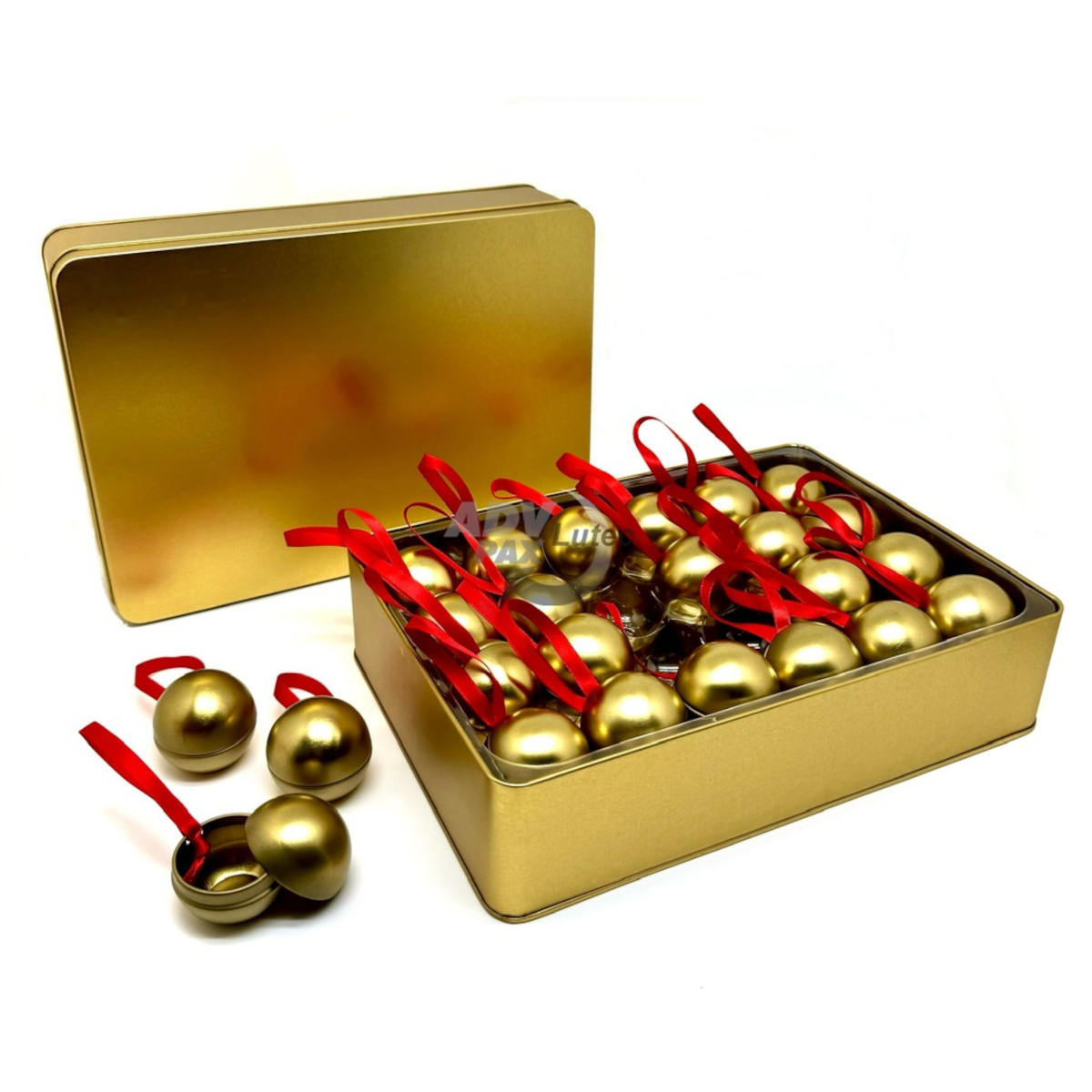 Adventskalender mit vielen kleinen Blechdosen in Form von Weihnachtsbaum-Kugeln. Von ADV PAX Lutec, dem Dosenhersteller Adventskalender mit vielen kleinen Blechdosen in Form von Weihnachtsbaum-Kugeln. Von ADV PAX Lutec, dem Dosenhersteller