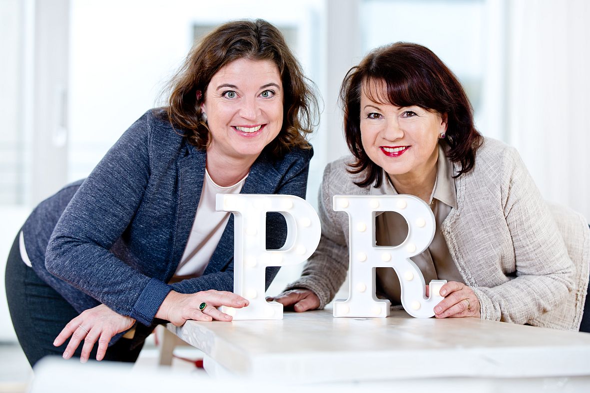 Friederike Floth und Elke von Harsdorf (Die Bildrechte liegen bei dem Verfasser der Mitteilung.)