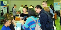 AUF IN DIE WELT Messe Berlin – Viel Interesse am Auslandsjahr (Stiftung Völkerverständigung) AUF IN DIE WELT Messe Berlin – Viel Interesse am Auslandsjahr (Stiftung Völkerverständigung)