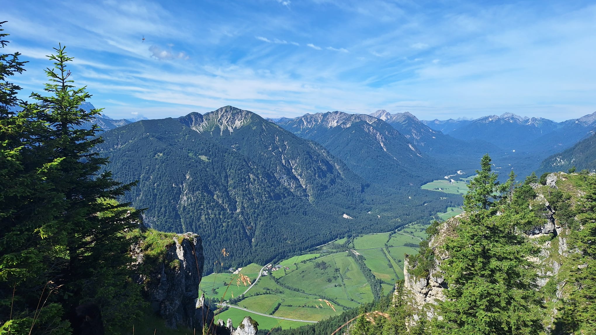 KommWandern.de: Geführte Wanderungen in den Ammergauer Alpen (Die Bildrechte liegen bei dem Verfasser der Mitteilung.) KommWandern.de: Geführte Wanderungen in den Ammergauer Alpen (Die Bildrechte liegen bei dem Verfasser der Mitteilung.)