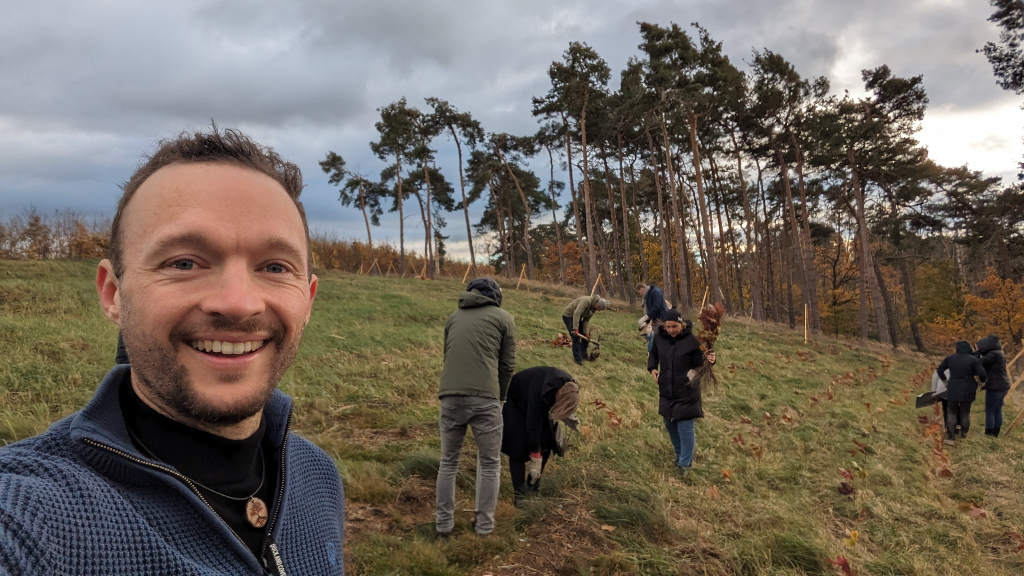 Click A Tree Gründer Chris Kaiser bei einer Aufforstungsaktion in Deutschland (Die Bildrechte liegen bei dem Verfasser der Mitteilung.) Click A Tree Gründer Chris Kaiser bei einer Aufforstungsaktion in Deutschland (Die Bildrechte liegen bei dem Verfasser der Mitteilung.)