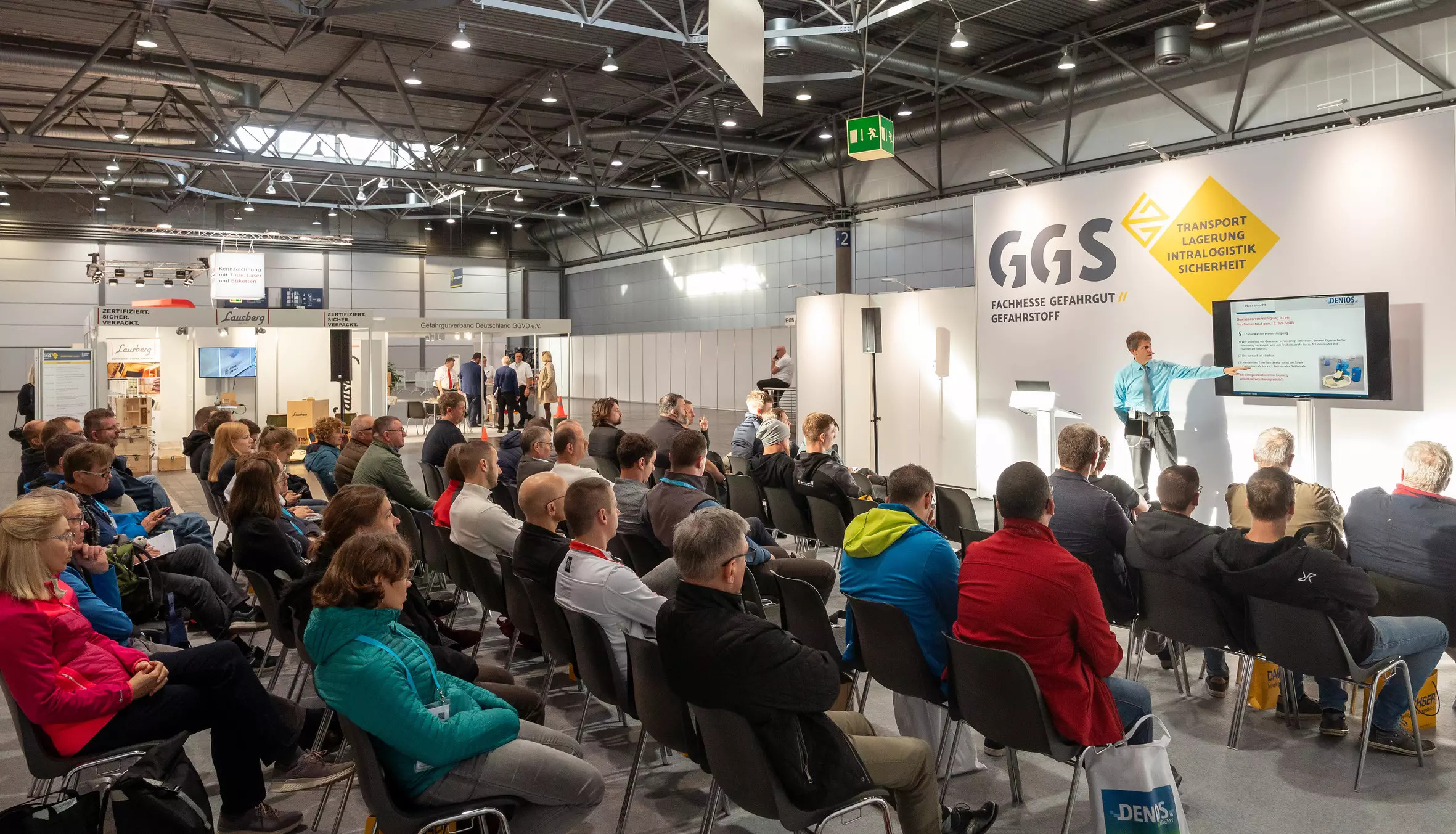 Viel los beim letzten Mal: Der gut besuchte DENIOS Gefahrstofftag vor zwei Jahren auf der Messe GGS (Die Bildrechte liegen bei dem Verfasser der Mitteilung.) Viel los beim letzten Mal: Der gut besuchte DENIOS Gefahrstofftag vor zwei Jahren auf der Messe GGS (Die Bildrechte liegen bei dem Verfasser der Mitteilung.)