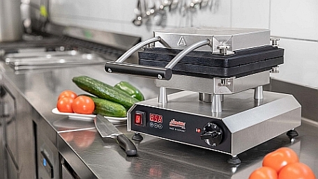 Passt in die kleinste Küche: Raumwunder Thermocook aus dem Hause Neumärker; Rechte: Neumärler Passt in die kleinste Küche: Raumwunder Thermocook aus dem Hause Neumärker; Rechte: Neumärler