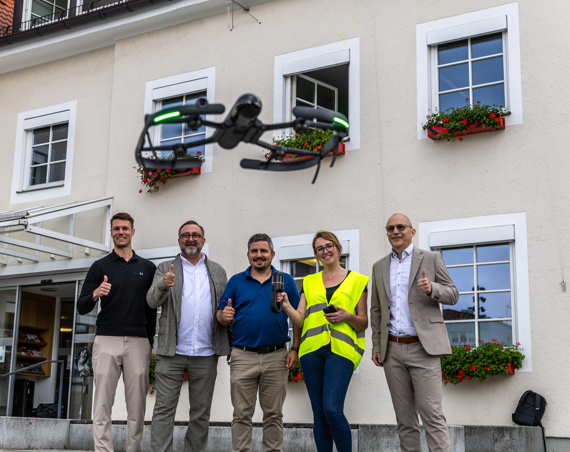 wowiconsult digitalisiert den Gebäudebestand von Kommunen mit Hilfe von Drohnen und 3D-Scannern (Die Bildrechte liegen bei dem Verfasser der Mitteilung.) wowiconsult digitalisiert den Gebäudebestand von Kommunen mit Hilfe von Drohnen und 3D-Scannern (Die Bildrechte liegen bei dem Verfasser der Mitteilung.)