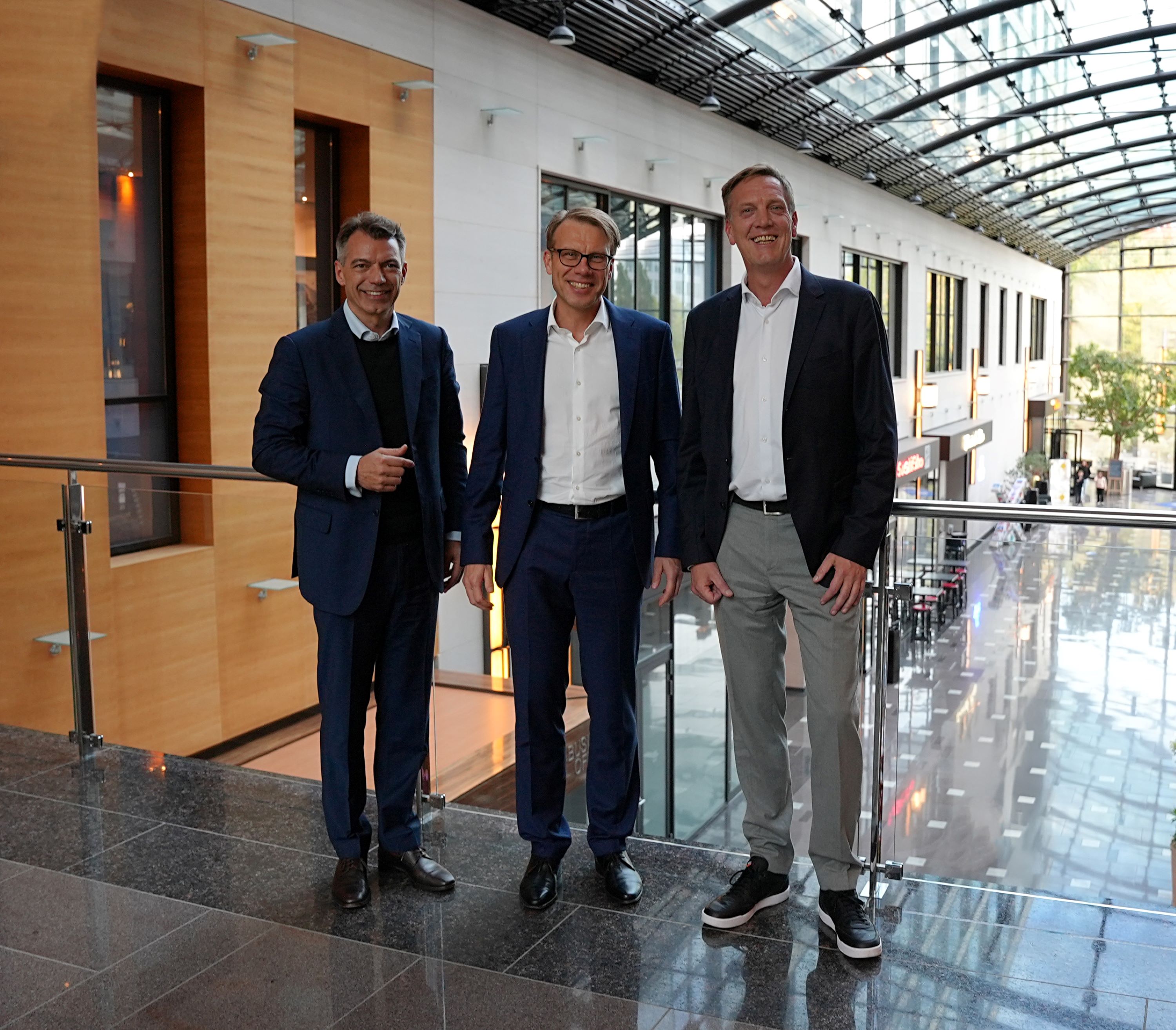 Wiederwahl–das erfolgreiche Vorstandsteam des VMF wurde von den Mitgliedern im Amt bestätigt. (Die Bildrechte liegen bei dem Verfasser der Mitteilung.) Wiederwahl–das erfolgreiche Vorstandsteam des VMF wurde von den Mitgliedern im Amt bestätigt. (Die Bildrechte liegen bei dem Verfasser der Mitteilung.)