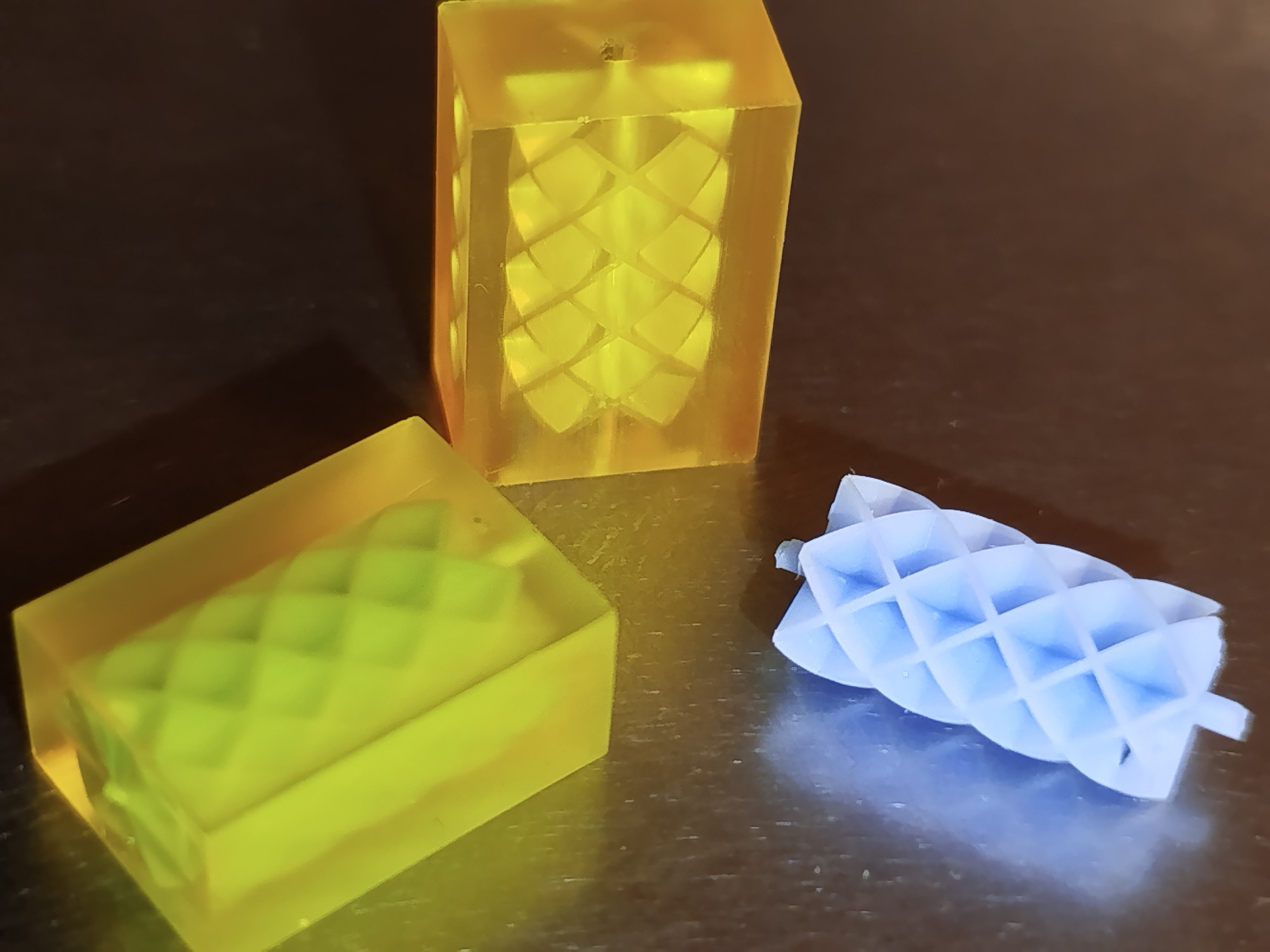 Mit SR wird eine Form 3D-gedruckt, in die anschließend Material wie PP oder PPE gespritzt wird. (Die Bildrechte liegen bei dem Verfasser der Mitteilung.) Mit SR wird eine Form 3D-gedruckt, in die anschließend Material wie PP oder PPE gespritzt wird. (Die Bildrechte liegen bei dem Verfasser der Mitteilung.)