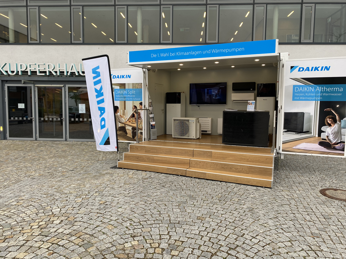 Daikin ist bei der Woche der Wärmepumpe mit dem Infomobil vor Ort. (Die Bildrechte liegen bei dem Verfasser der Mitteilung.)