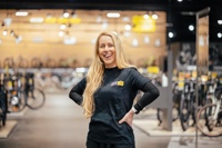Katrin Apitz, stellvertretende Filialleiterin in der Lucky Bike Filiale München Nord.