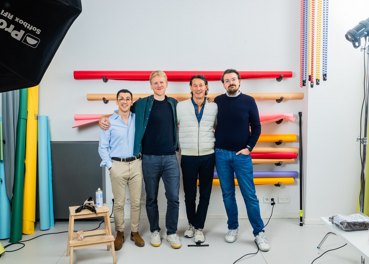 KoRo Management Team mit Mitglied des Advisory Boards Toni Petersson (Mitte) (Die Bildrechte liegen bei dem Verfasser der Mitteilung.) KoRo Management Team mit Mitglied des Advisory Boards Toni Petersson (Mitte) (Die Bildrechte liegen bei dem Verfasser der Mitteilung.)