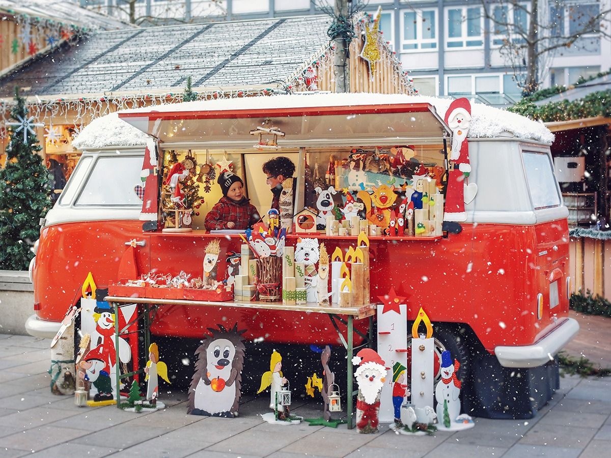VW-Bulli auf dem Wolfsburger Weihnachtsmarkt (© WMG Wolfsburg, Foto: Janina Snatzke) VW-Bulli auf dem Wolfsburger Weihnachtsmarkt (© WMG Wolfsburg, Foto: Janina Snatzke)