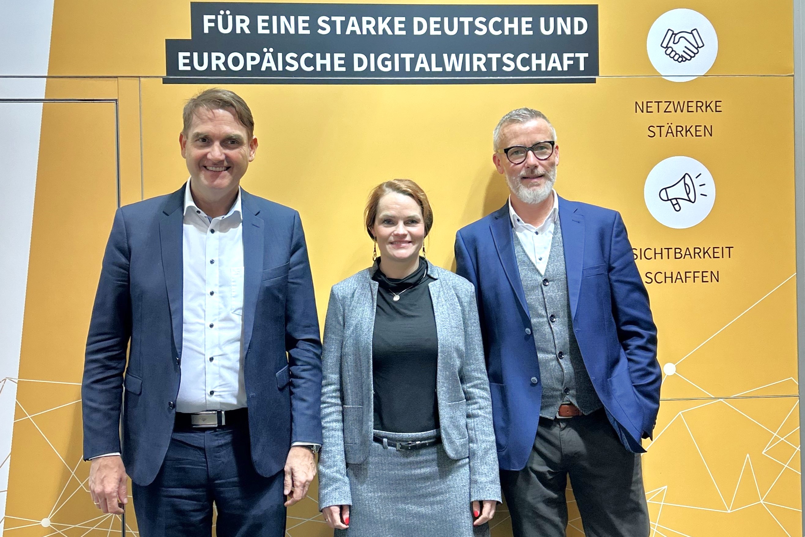 Der Vorstand des BITMi: Dr. Oliver Grün, Nele Kammlott, Christian Gericke und Martin Hubschneider (Die Bildrechte liegen bei dem Verfasser der Mitteilung.) Der Vorstand des BITMi: Dr. Oliver Grün, Nele Kammlott, Christian Gericke und Martin Hubschneider (Die Bildrechte liegen bei dem Verfasser der Mitteilung.)