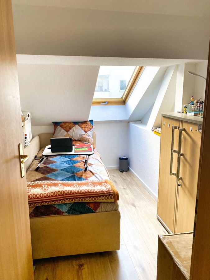 Auch ein kleines Zimmer kann schön eingerichtet sein (© Sven Schwarzat ) Auch ein kleines Zimmer kann schön eingerichtet sein (© Sven Schwarzat )