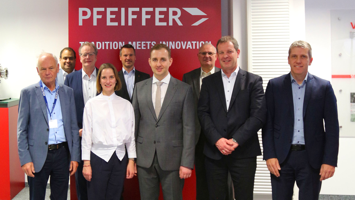 Röntgenpreis für Zellbiologen PD Dr. Johann Matschke (vordere Reihe, Mitte). (Die Bildrechte liegen bei dem Verfasser der Mitteilung.)