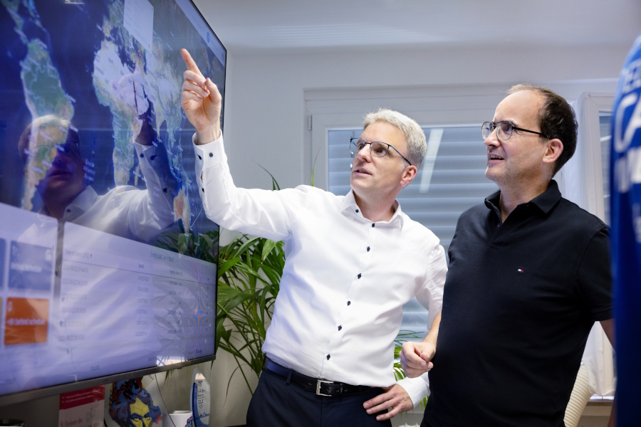 BusinessCode CEOs Martin Schulze und Martin Bernemann blicken zurück auf 25 Jahre und in die Zukunft (Die Bildrechte liegen bei dem Verfasser der Mitteilung.) BusinessCode CEOs Martin Schulze und Martin Bernemann blicken zurück auf 25 Jahre und in die Zukunft (Die Bildrechte liegen bei dem Verfasser der Mitteilung.)