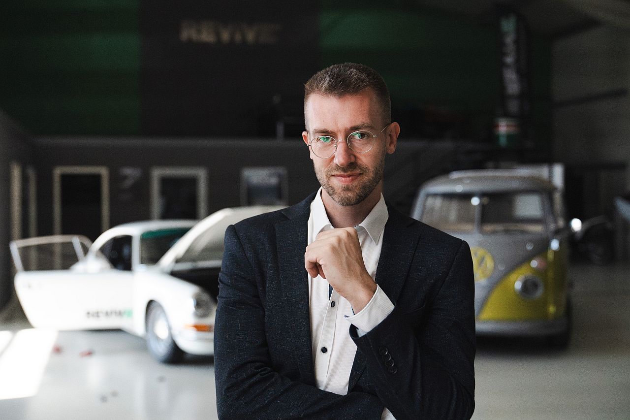 Hochvolt-Experte Jonathan Wenk, Gründer und Geschäftsführer der WE Mobility Academy (Die Bildrechte liegen bei dem Verfasser der Mitteilung.) Hochvolt-Experte Jonathan Wenk, Gründer und Geschäftsführer der WE Mobility Academy (Die Bildrechte liegen bei dem Verfasser der Mitteilung.)