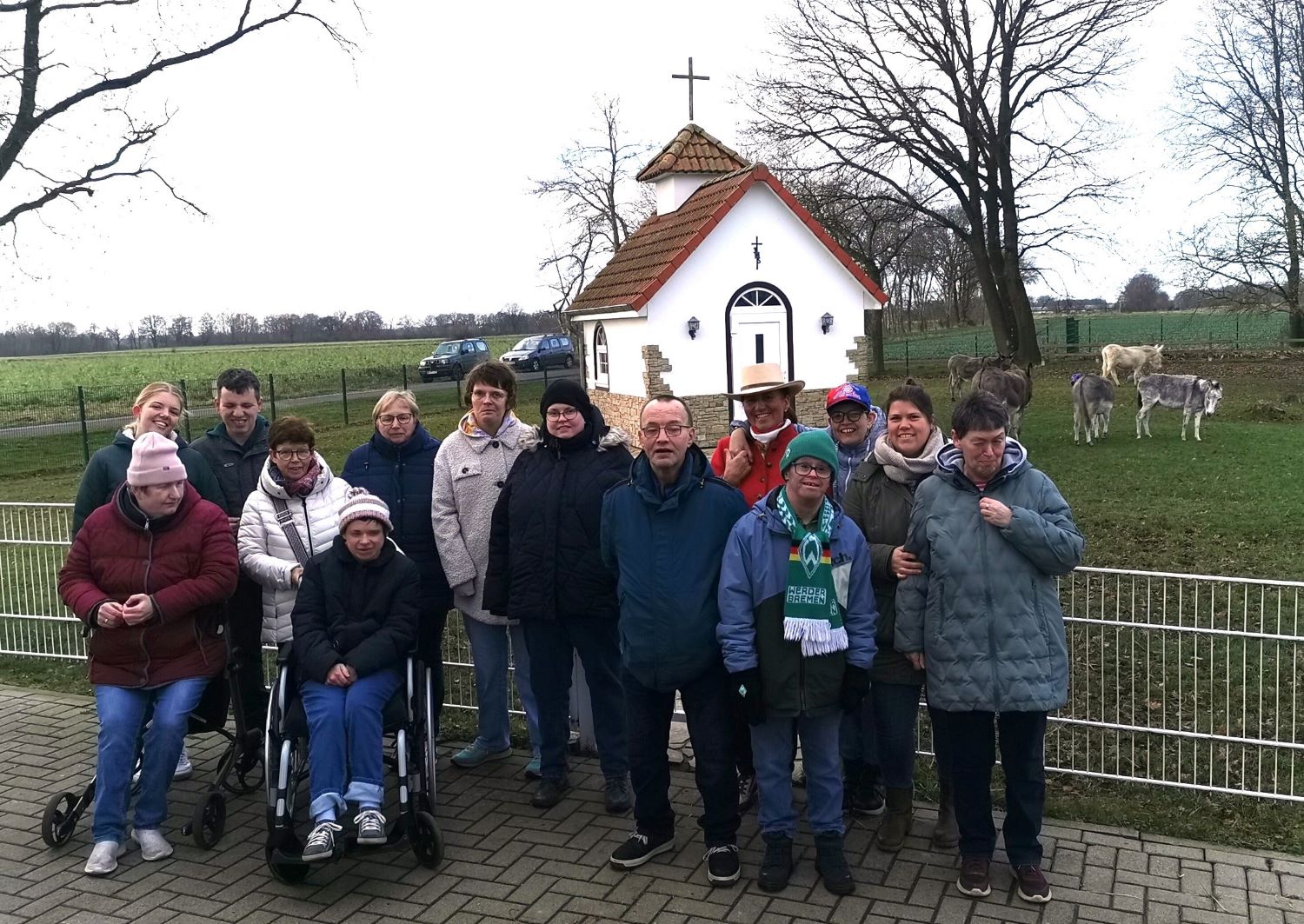 Sulinger Wohngruppe der Lebenshilfe Diepholz auf der Ballermann Ranch (Die Bildrechte liegen bei dem Verfasser der Mitteilung.) Sulinger Wohngruppe der Lebenshilfe Diepholz auf der Ballermann Ranch (Die Bildrechte liegen bei dem Verfasser der Mitteilung.)