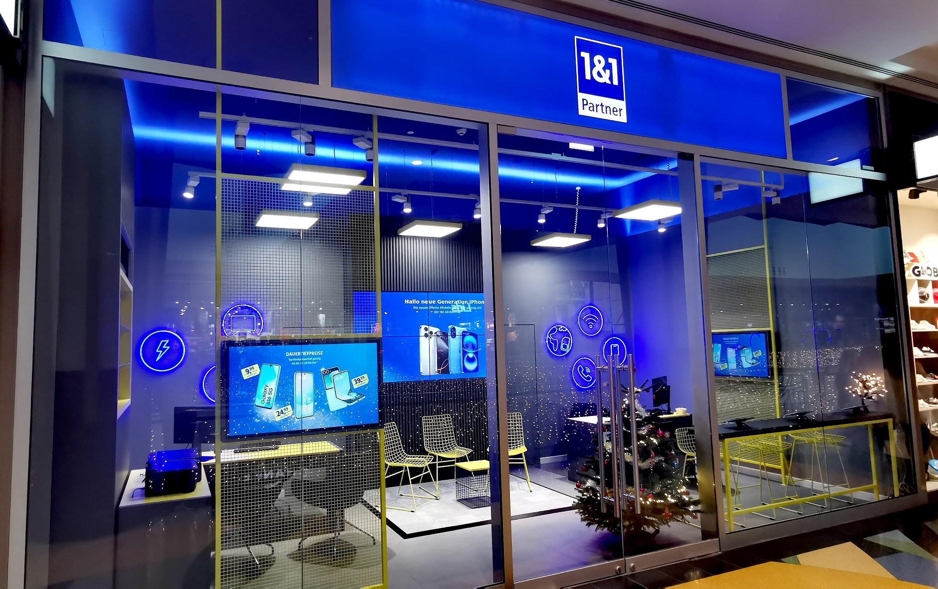 Der erste Berliner 1&1 Premium Partner Shop bereichert die Servicevielfalt des ALEXA. (Bildquelle: 1&1 Premium Partner Shop Berlin)