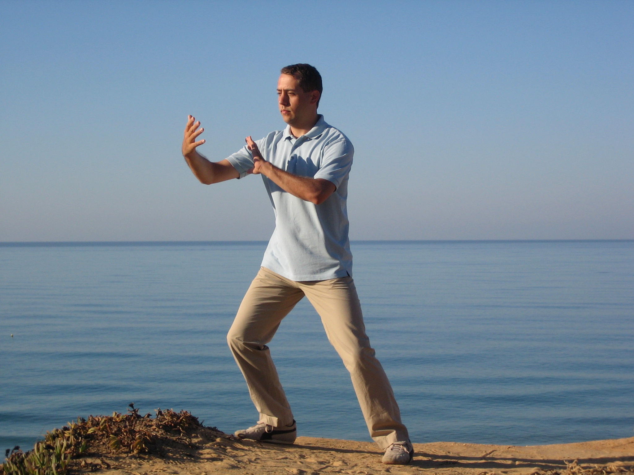 Sanfte Tai Chi Bewegungen für innere Ruhe und Entspannung (Die Bildrechte liegen bei dem Verfasser der Mitteilung.)