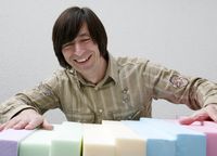 Auf www.xps-waermedaemmung.de beantwortet John Kosmalla Fragen zur Dachdämmung mit XPS.