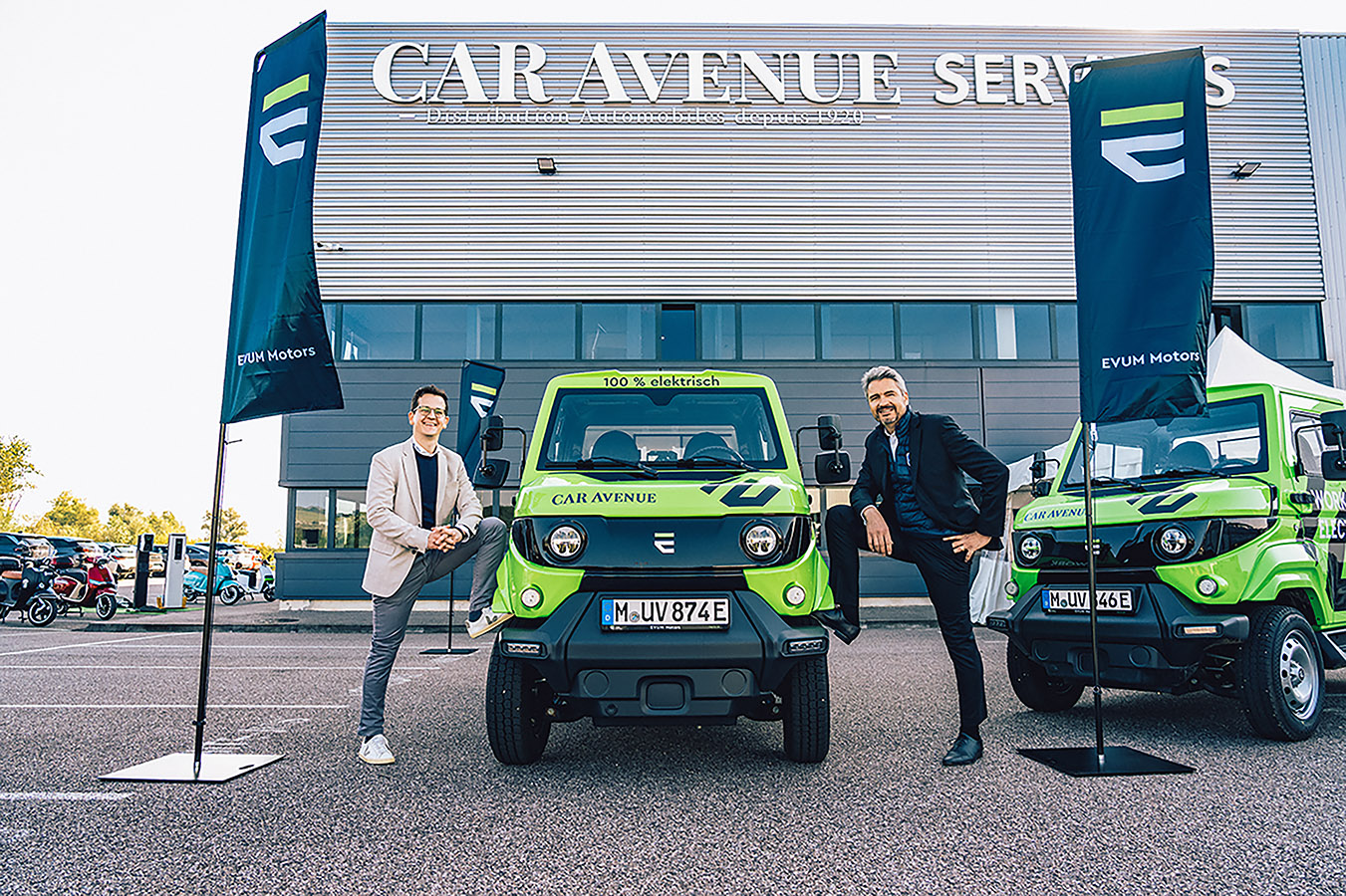 Martin Šoltés, und Amaury de Bourmont von CAR Avenue geben ihre Kooperation bekannt. Foto: CARAvenue Martin Šoltés, und Amaury de Bourmont von CAR Avenue geben ihre Kooperation bekannt. Foto: CARAvenue
