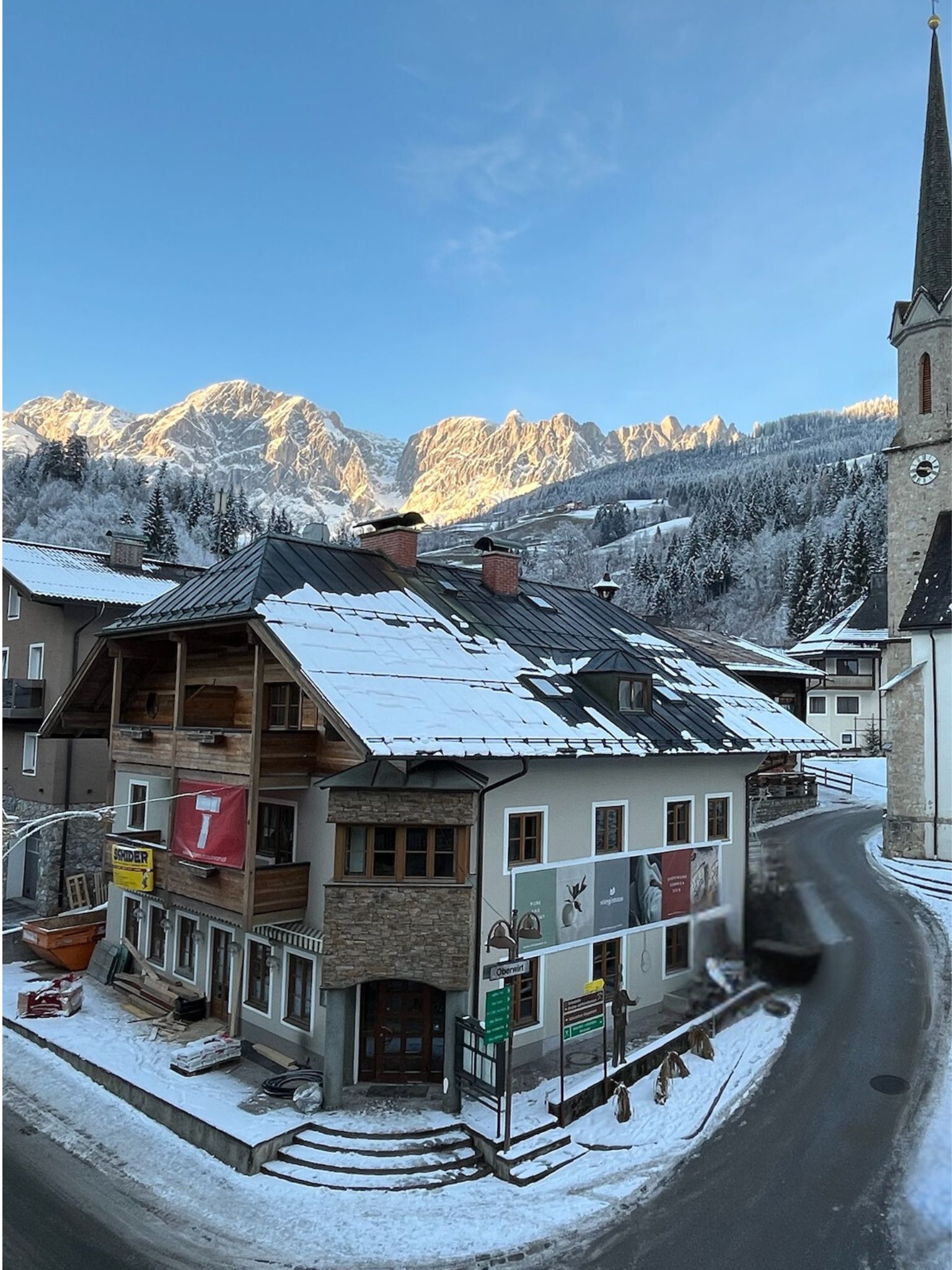 Winterbaustelle: Mühlbach am Hochkönig bekommt mit dem Stieg'nhaus ein neues Design-Boutique-Hotel (Bildquelle: Heidenreich Hospitality GmbH) Winterbaustelle: Mühlbach am Hochkönig bekommt mit dem Stieg'nhaus ein neues Design-Boutique-Hotel (Bildquelle: Heidenreich Hospitality GmbH)