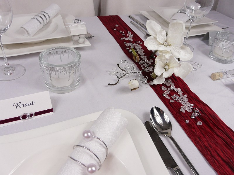 Mustertische zur Winterhochzeit. Jola Simer, Dorsten, 28.12.24, tischdeko-online.de
