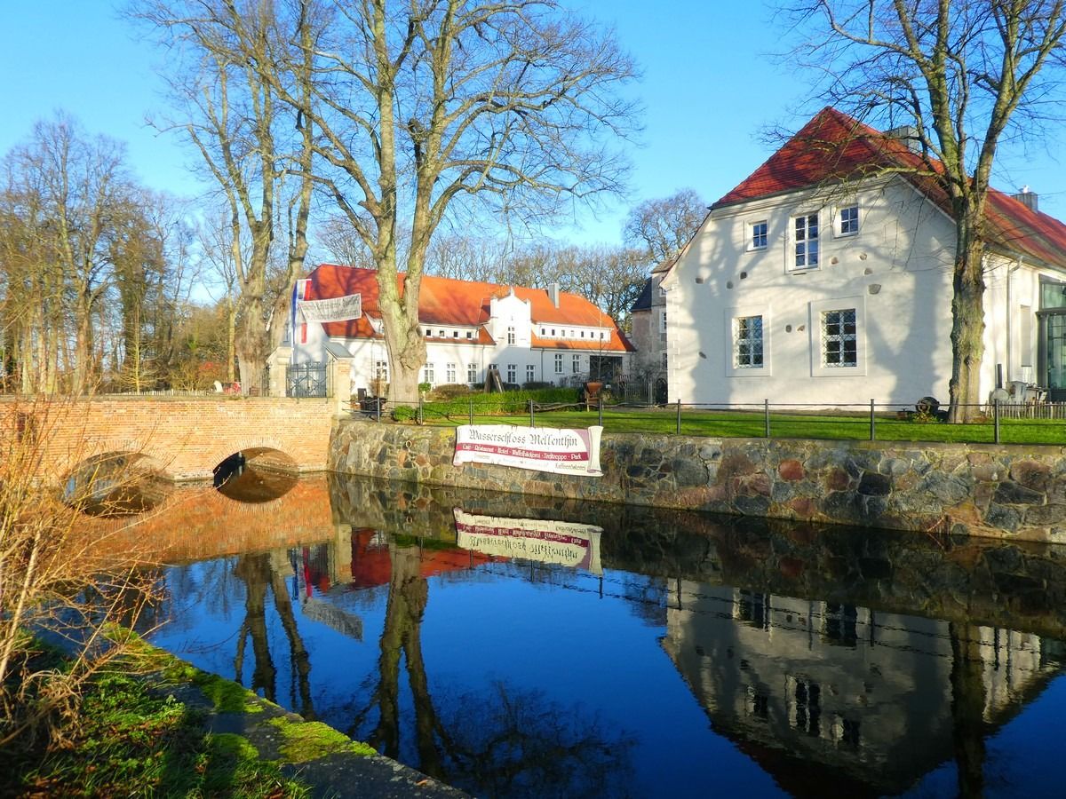Winterurlaub auf Wasserschloss Mellenthin ein unvergessliches Erlebnis auf Usedom (© Ralph Kähne) Winterurlaub auf Wasserschloss Mellenthin ein unvergessliches Erlebnis auf Usedom (© Ralph Kähne)