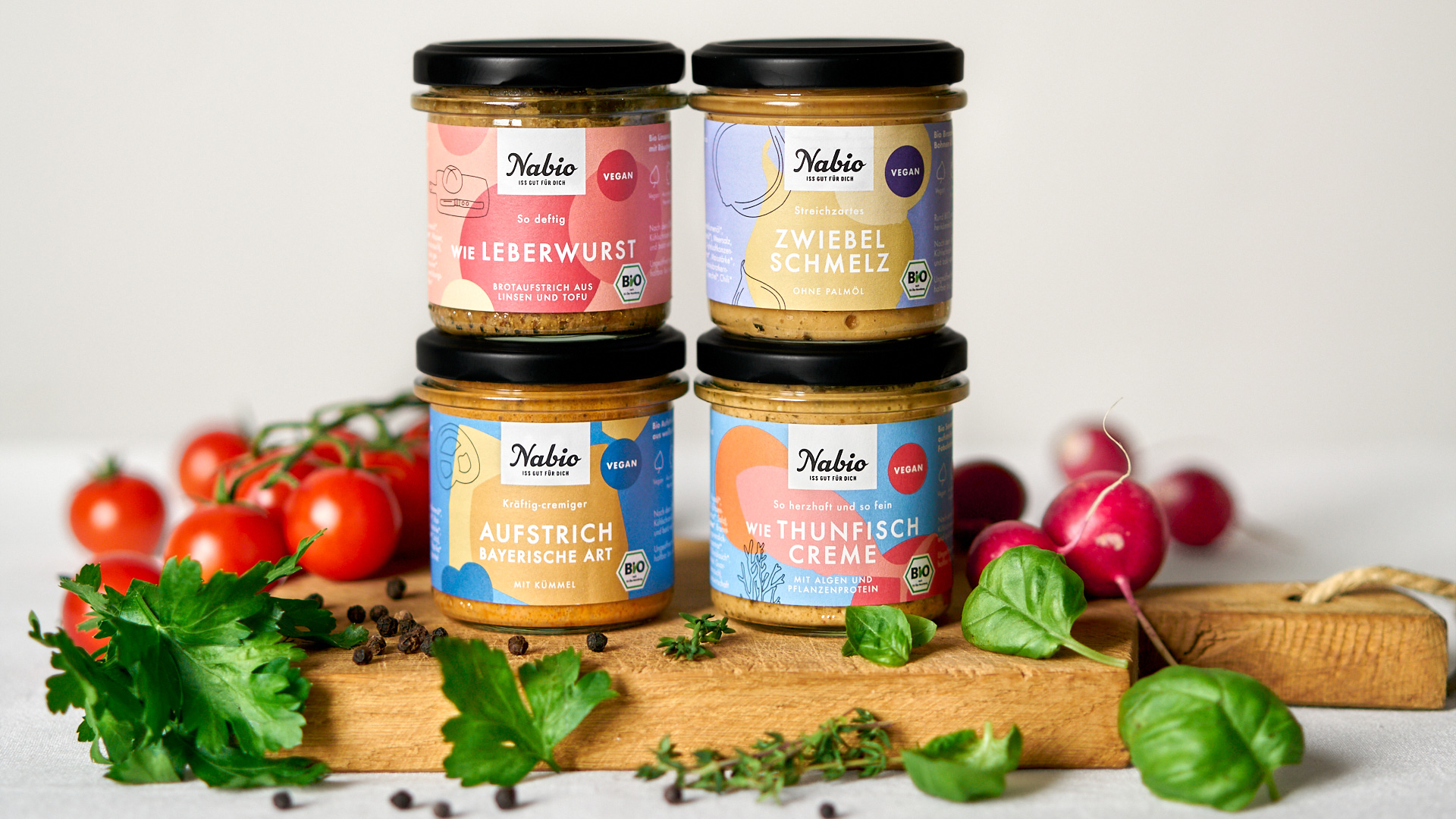 Vegane Brotzeit Aufstriche von Nabio (Bildquelle: Nabio) Vegane Brotzeit Aufstriche von Nabio (Bildquelle: Nabio)