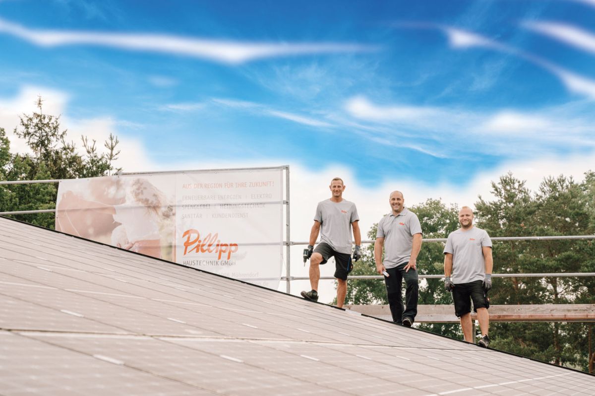 Photovoltaik Pillipp Haustechnik: Mit Leidenschaft und Kompetenz zur nachhaltigen Energieversorgung. (© Melanie Müller) Photovoltaik Pillipp Haustechnik: Mit Leidenschaft und Kompetenz zur nachhaltigen Energieversorgung. (© Melanie Müller)