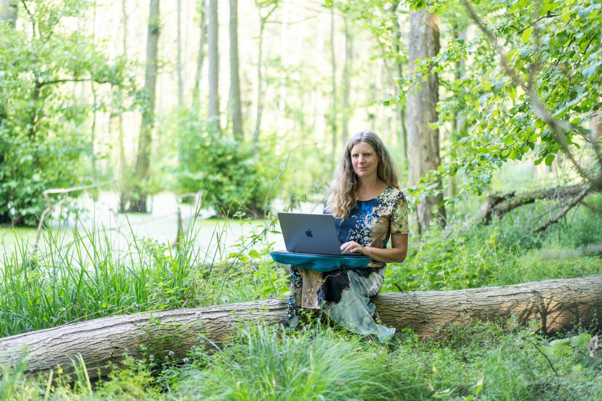 Kraft und Motivation bei der Arbeit in der Natur tanken (© Friedrun Reinhold) Kraft und Motivation bei der Arbeit in der Natur tanken (© Friedrun Reinhold)