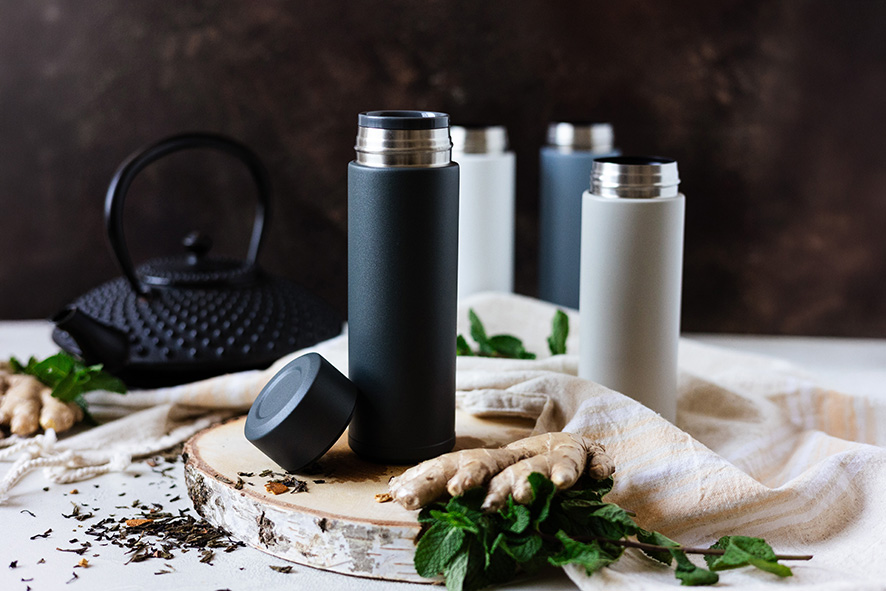 Die Slim Mugs halten kalt für 24 Stunden und heißfür 12 Stunden. (Die Bildrechte liegen bei dem Verfasser der Mitteilung.) Die Slim Mugs halten kalt für 24 Stunden und heißfür 12 Stunden. (Die Bildrechte liegen bei dem Verfasser der Mitteilung.)