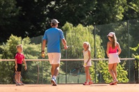 Tennis für Kinder (Quellenhof Luxury Resort Passeier) Tennis für Kinder (Quellenhof Luxury Resort Passeier)