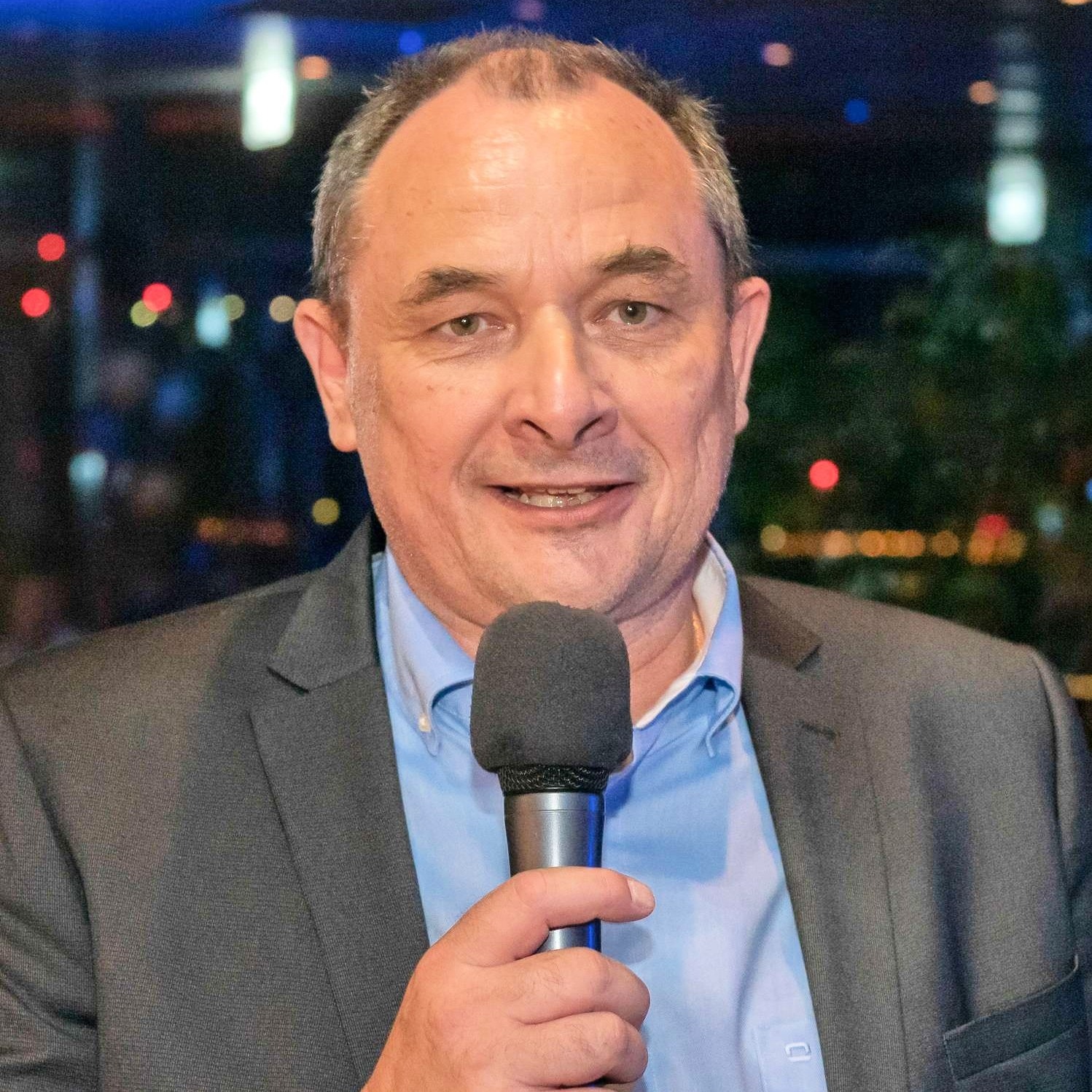 Wolfgang Schramme bei einem Vortrag in Wien