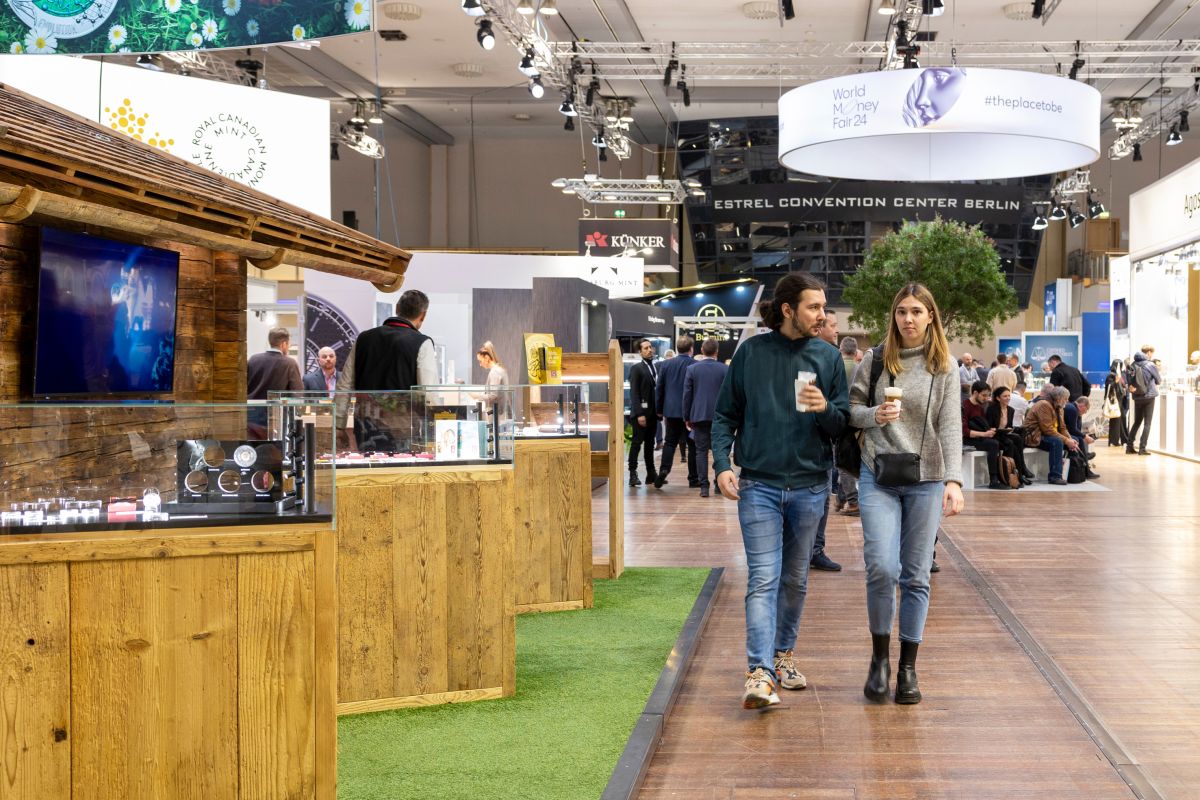 Bildunterschrift: Auf der größten Münzenmesse der Welt, der World Money Fair im Berliner Estrel Cong (© Constanze Tillmann) Bildunterschrift: Auf der größten Münzenmesse der Welt, der World Money Fair im Berliner Estrel Cong (© Constanze Tillmann)