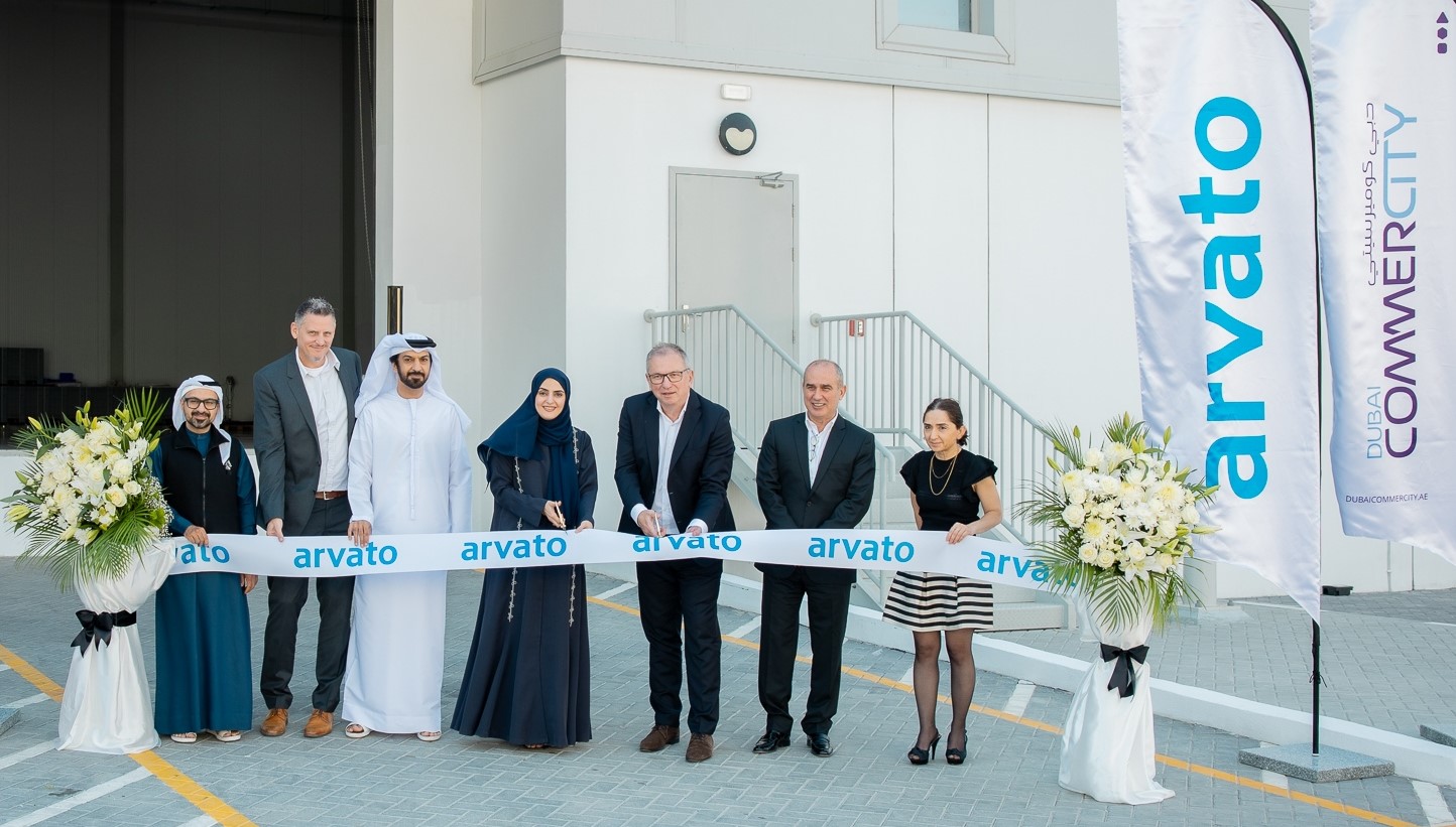 Verantwortliche von Dubai CommerceCity und Arvato eröffneten den neuen Standort. (Bildquelle: Arvato) Verantwortliche von Dubai CommerceCity und Arvato eröffneten den neuen Standort. (Bildquelle: Arvato)