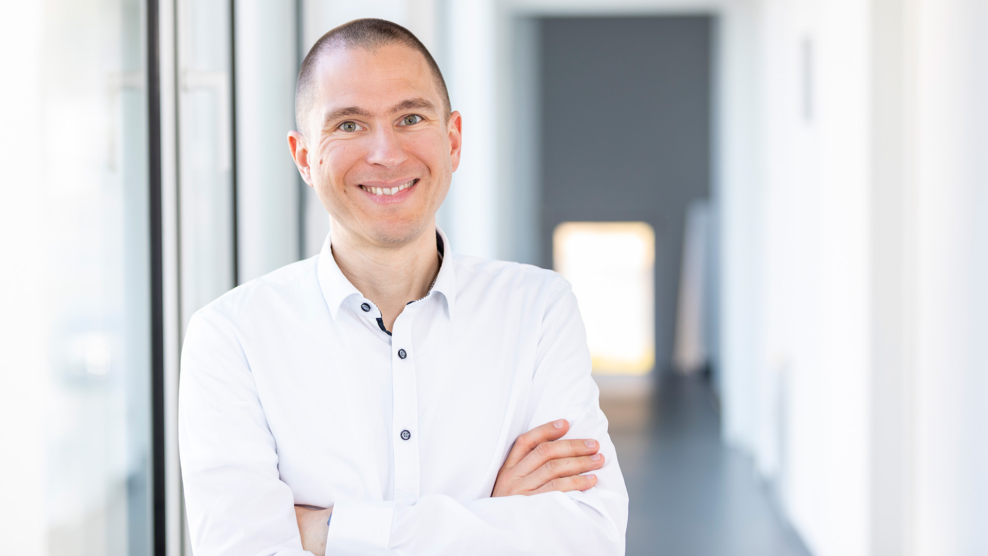 Nachhaltigkeit und Menschenfokus–Jochen Blöchers Erfolgsrezept als Unternehmer. (Bildquelle:©Uwe Klössing | www.benschulz-partner.de) Nachhaltigkeit und Menschenfokus–Jochen Blöchers Erfolgsrezept als Unternehmer. (Bildquelle:©Uwe Klössing | www.benschulz-partner.de)