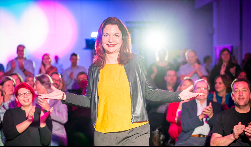Mandy Henze beim Internationalen Speaker-Slam in Dresden/ Radebeul (Fotograf: Justin Bockey) (Die Bildrechte liegen bei dem Verfasser der Mitteilung.) Mandy Henze beim Internationalen Speaker-Slam in Dresden/ Radebeul (Fotograf: Justin Bockey) (Die Bildrechte liegen bei dem Verfasser der Mitteilung.)