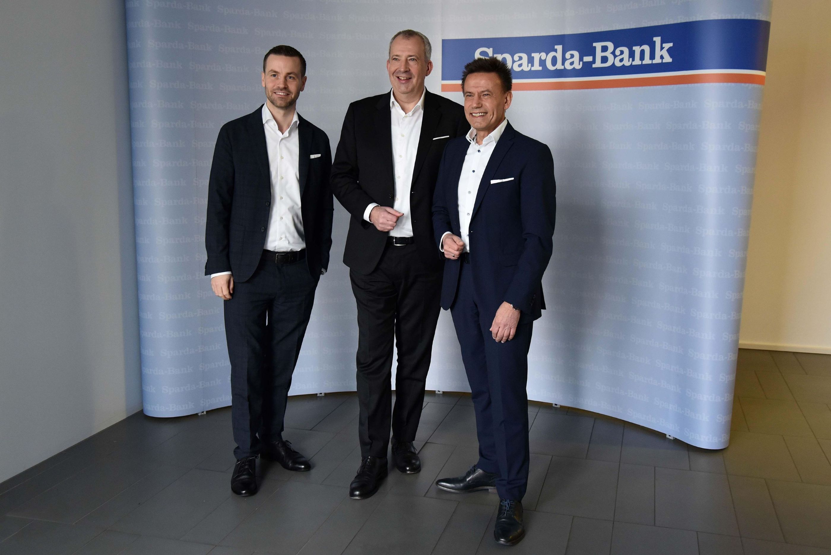Die Vorstände der Sparda-Bank Nürnberg eG um Vorstandsvorsitzenden Stefan Schindler (Mitte). (Bildquelle: @ Sparda-Bank Nürnberg)