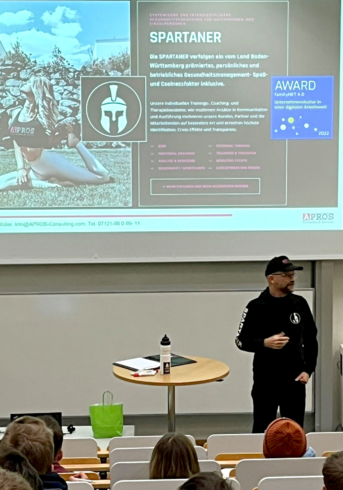 DHBW Karlsruhe-SPARTANER Expertenvortrag Volker Feyerabend (Die Bildrechte liegen bei dem Verfasser der Mitteilung.) DHBW Karlsruhe-SPARTANER Expertenvortrag Volker Feyerabend (Die Bildrechte liegen bei dem Verfasser der Mitteilung.)