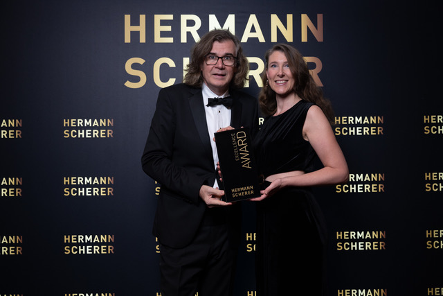 Stress-Expertin Joana Rann wird mit dem Excellence Award ausgezeichnet (Bildquelle: Justin Bockey) Stress-Expertin Joana Rann wird mit dem Excellence Award ausgezeichnet (Bildquelle: Justin Bockey)
