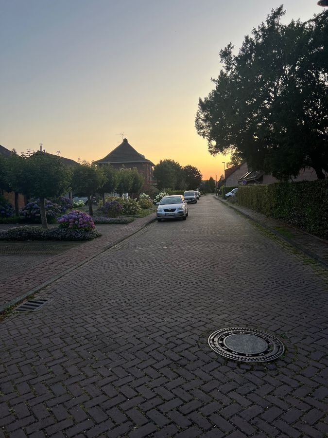 Einfamilienhaus Siedlung bei Sonnenuntgergang (© Rader GmbH) Einfamilienhaus Siedlung bei Sonnenuntgergang (© Rader GmbH)