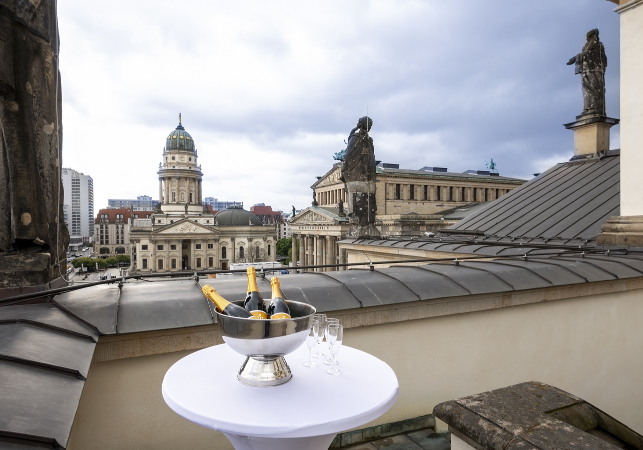 Besondere Orte bietet neben dem Umweltforum den Französischen Dom Berlin als exklusive Hochzeitslocation an. Besondere Orte bietet neben dem Umweltforum den Französischen Dom Berlin als exklusive Hochzeitslocation an.