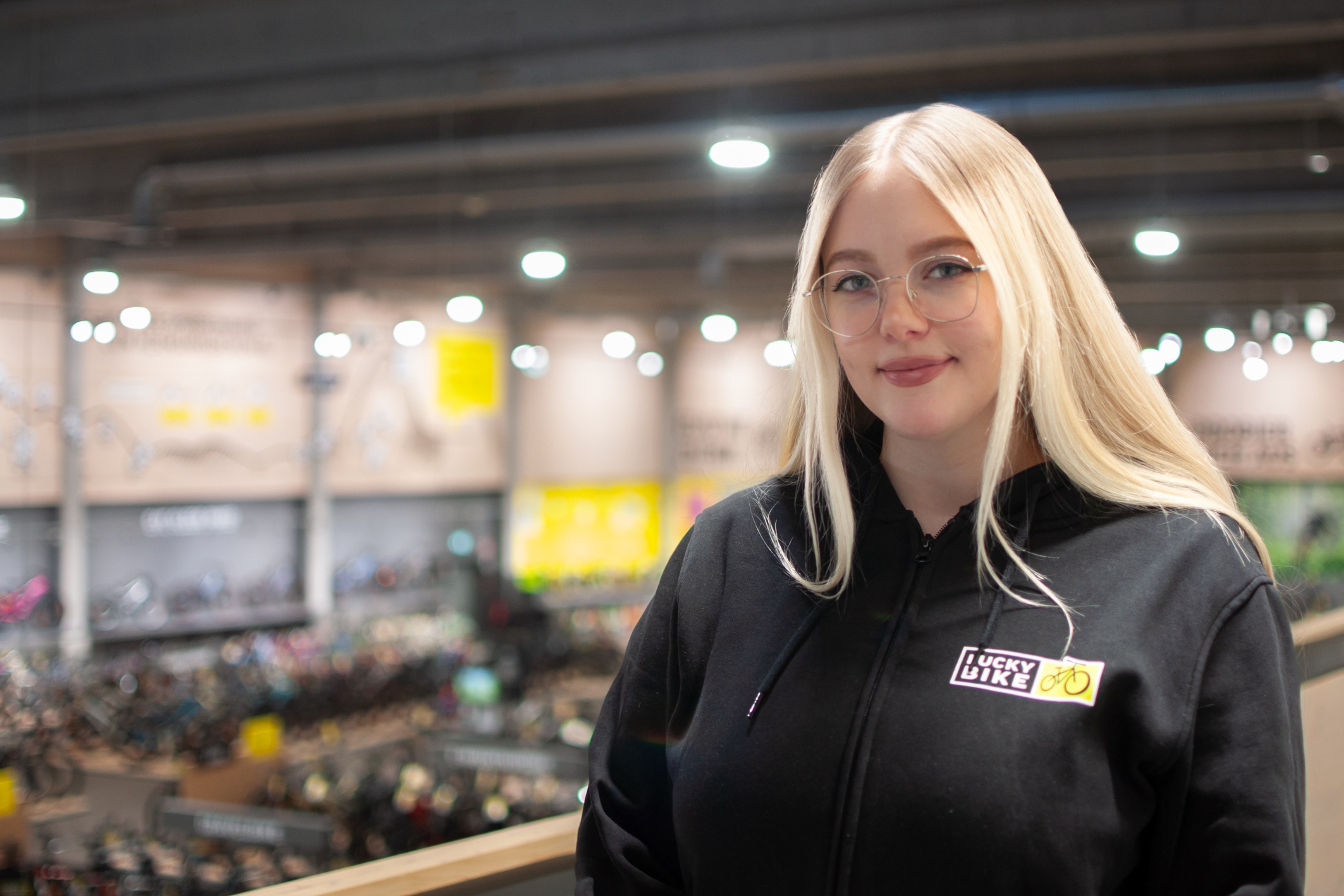 Celina ist aktuell Vollzeit im Kundenservice bei Lucky Bike. Celina ist aktuell Vollzeit im Kundenservice bei Lucky Bike.