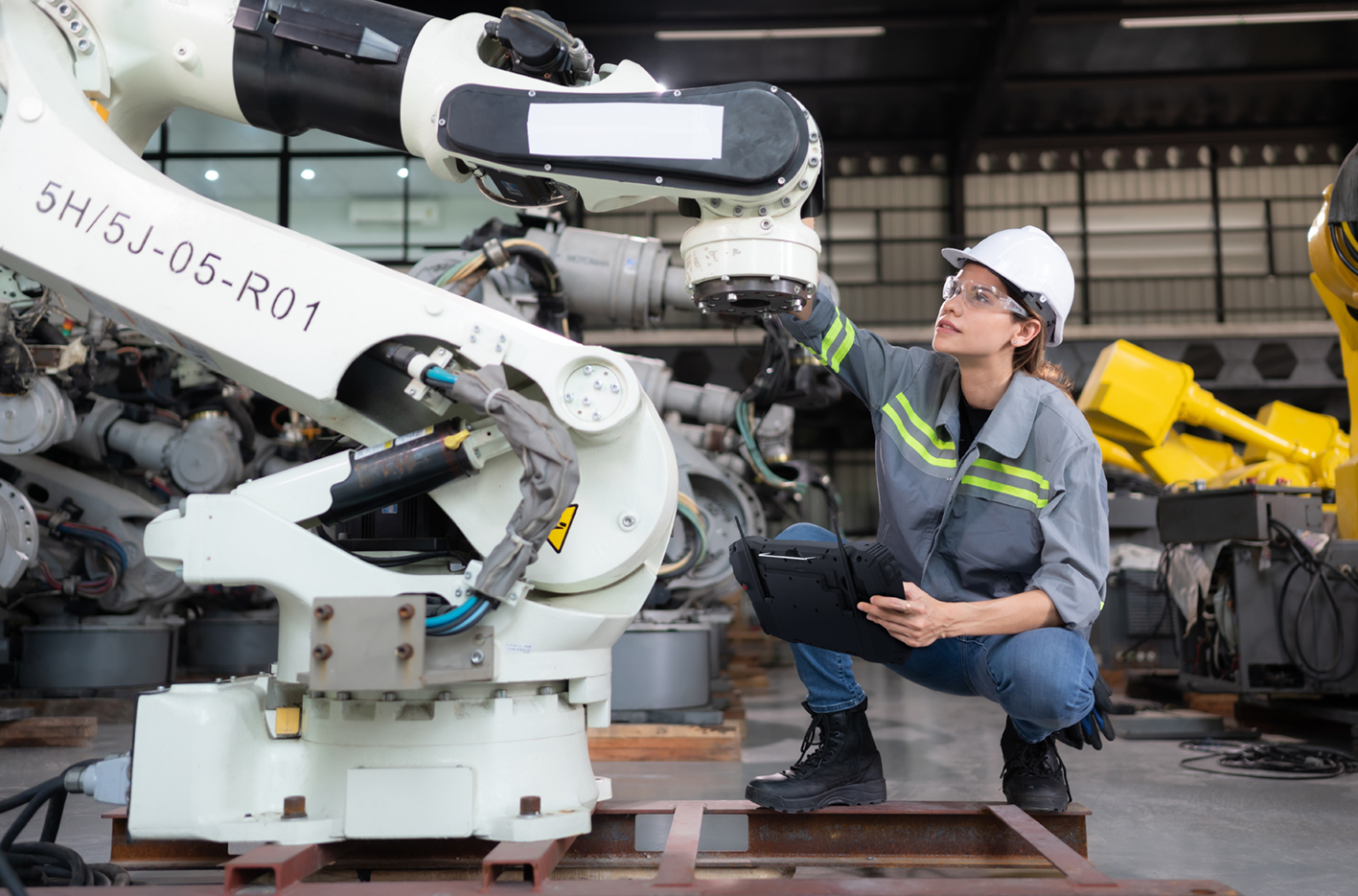 Kontinuierliche Fortschritte in der KI werden zu intelligenteren Robotern und ausgefeilteren Steuerungssystemen führen. Kontinuierliche Fortschritte in der KI werden zu intelligenteren Robotern und ausgefeilteren Steuerungssystemen führen.