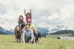 Spaß auf der Seiser Alm (c) Hannes Niederkofler (Cavallino Bianco Family Spa Grand Hotel)