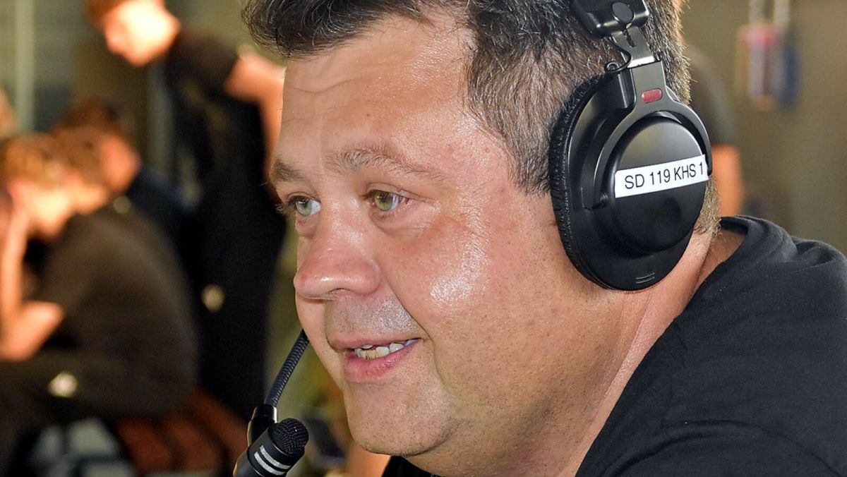 Andreas Klement bei der Liveübertragung (© Axel Meyrich) Andreas Klement bei der Liveübertragung (© Axel Meyrich)