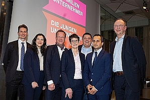 v.l.: V. Ulbricht, F. Brandmann, M. Außendorf, Dr. R. Kay, D. Zülow, M. Özdemir und Dr. K Wiener v.l.: V. Ulbricht, F. Brandmann, M. Außendorf, Dr. R. Kay, D. Zülow, M. Özdemir und Dr. K Wiener