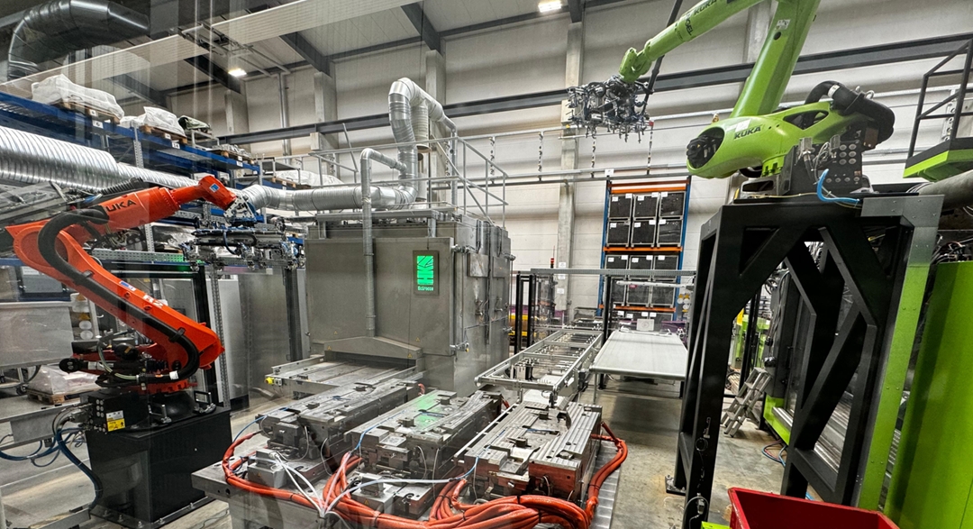 Einblick in die Fertigung der Koller Kunststofftechnik GmbH (Bildquelle: : Koller Kunststofftechnik GmbH) Einblick in die Fertigung der Koller Kunststofftechnik GmbH (Bildquelle: : Koller Kunststofftechnik GmbH)