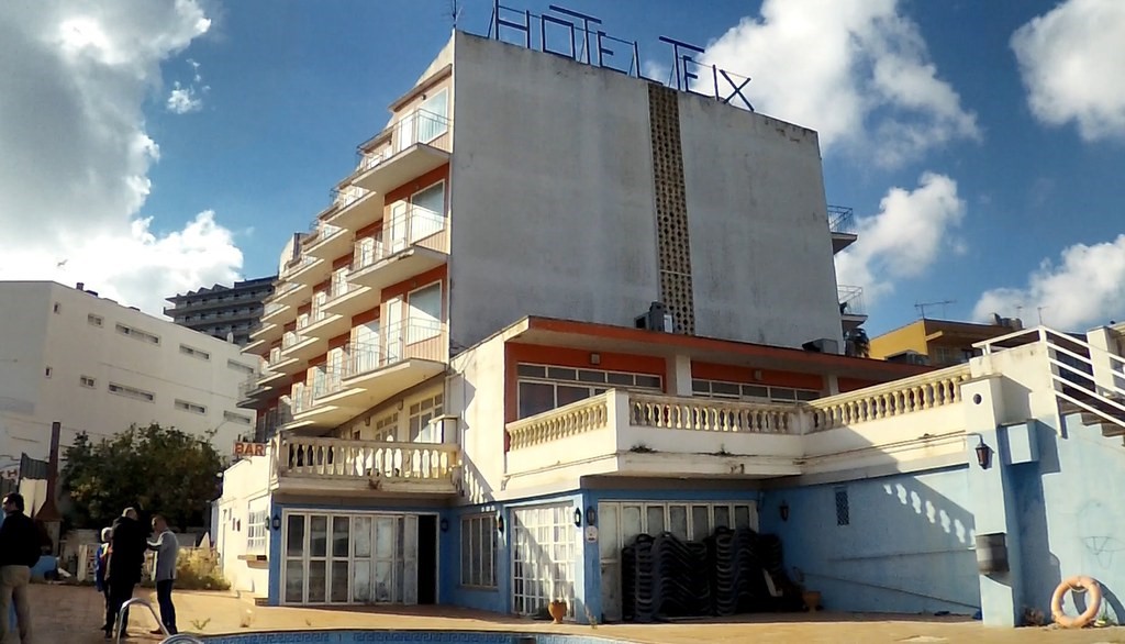 Wird bald abgerissen: Hotel Teix in Magaluf, Calvià(Die Bildrechte liegen bei dem Verfasser der Mitteilung.) Wird bald abgerissen: Hotel Teix in Magaluf, Calvià(Die Bildrechte liegen bei dem Verfasser der Mitteilung.)